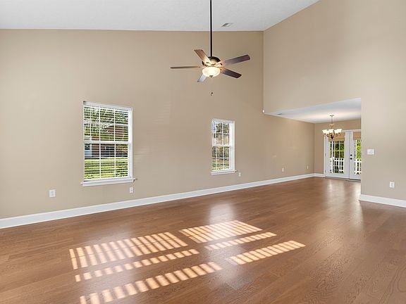 5th image of 4533 Greenbriar Dr.