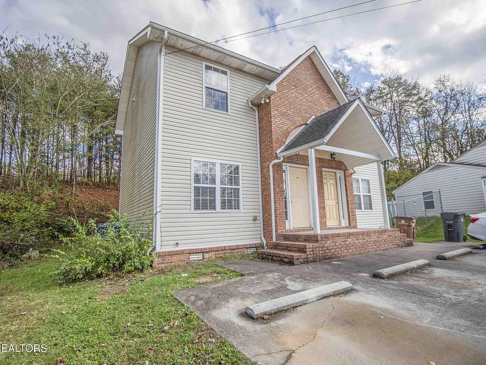 1st image of 7636 NW Chatham Cir