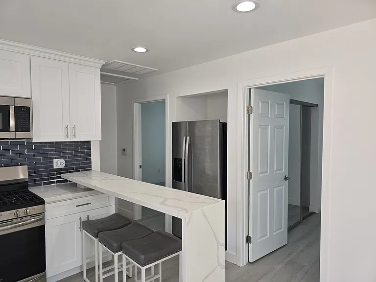 4192 S Harvard Blvd #ADU — Photo 3