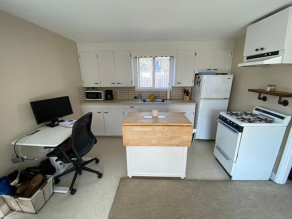 2nd image of 136 9th Ave #1/2