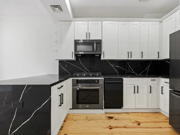 583 Putnam Avenue image 3 of 14