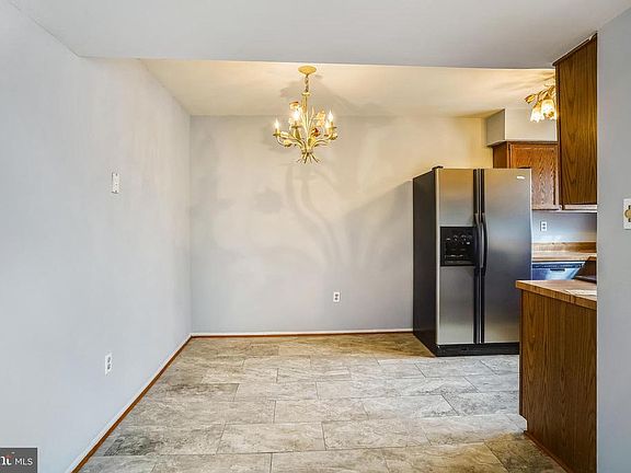 5th image of 12243 Stevenson Ct
