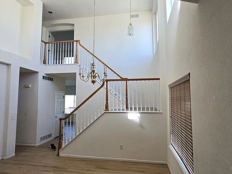 10239 Bentwood Cir — Photo 4