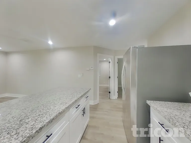 4665 S 38th Ln — Photo 4