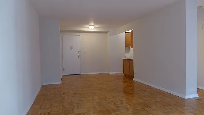 Rented by Metropolitan Equities | media 25