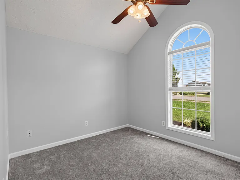 113 Westchester Dr — Photo 14