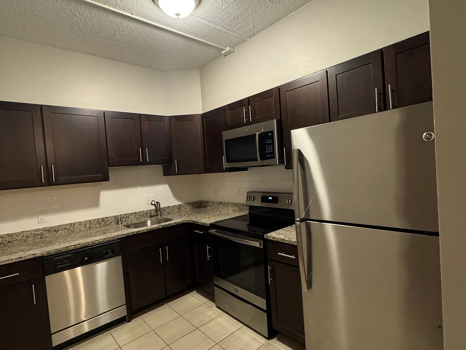 2 bed, $2,544 — Photo 1