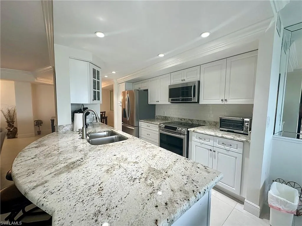 2 bed, 2.0 bath, 1795 sqft, $15,000 — Photo 2