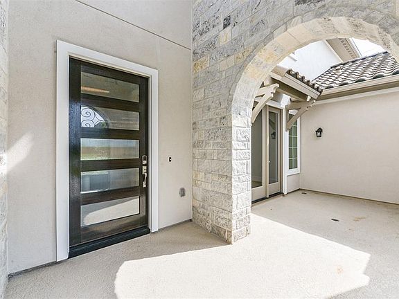 3rd image of 6906 Shoreline View Drive
