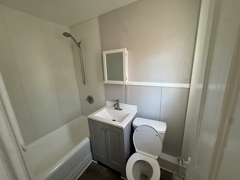 9 Gordon St #14 — Photo 3