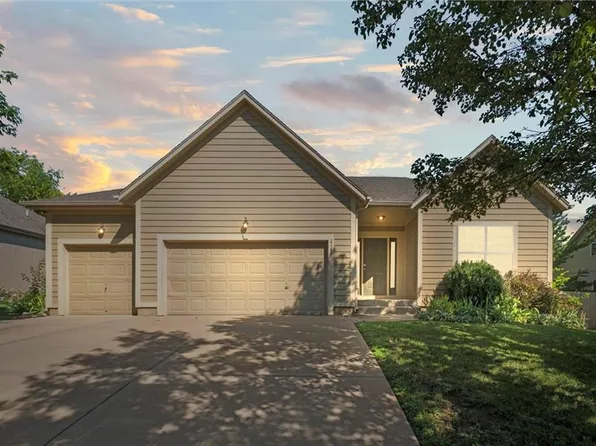 2160 W Sheridan St, Olathe, KS 66061