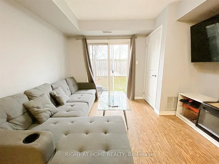 13 Cheltenham Rd #8 — Photo 2