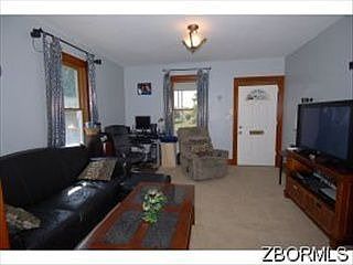 3rd image of 503 Clyde Ct