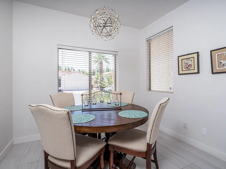 1036 E Susan Ln — Photo 10