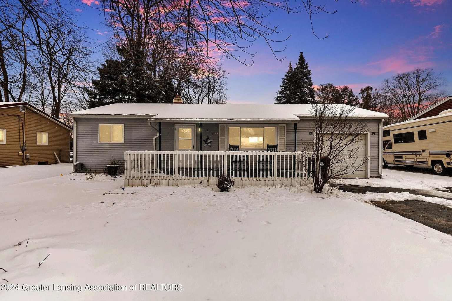 119 Royce St photo 1