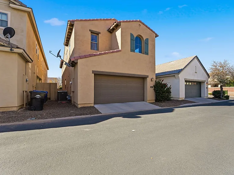 15391 W Dreyfus St — Photo 61