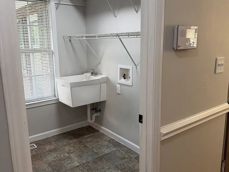 9314 Sawyer Rd — Photo 11