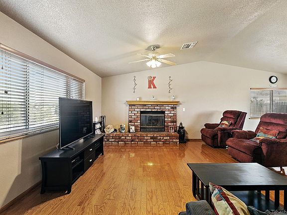 4th image of 21831 Westwood Blvd