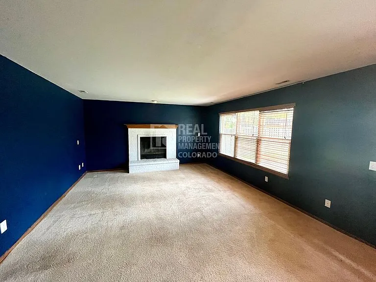 1313 Coolcrest Dr — Photo 9