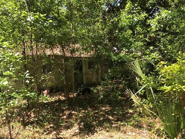 19 24th Ave, Apalachicola, FL 32320