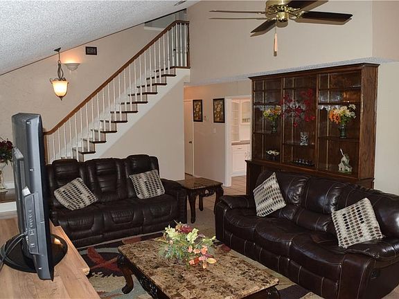 3rd image of 2445 Channing Dr