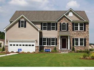 11 Crabapple Ln, Lancaster, NY 14086