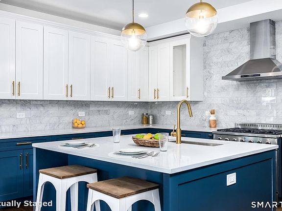 4th image of 80 Roxbury Road