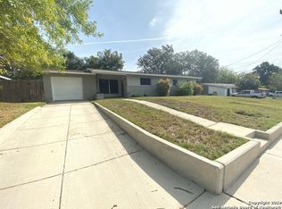 122 Oakwood Dr, San Antonio, TX 78228