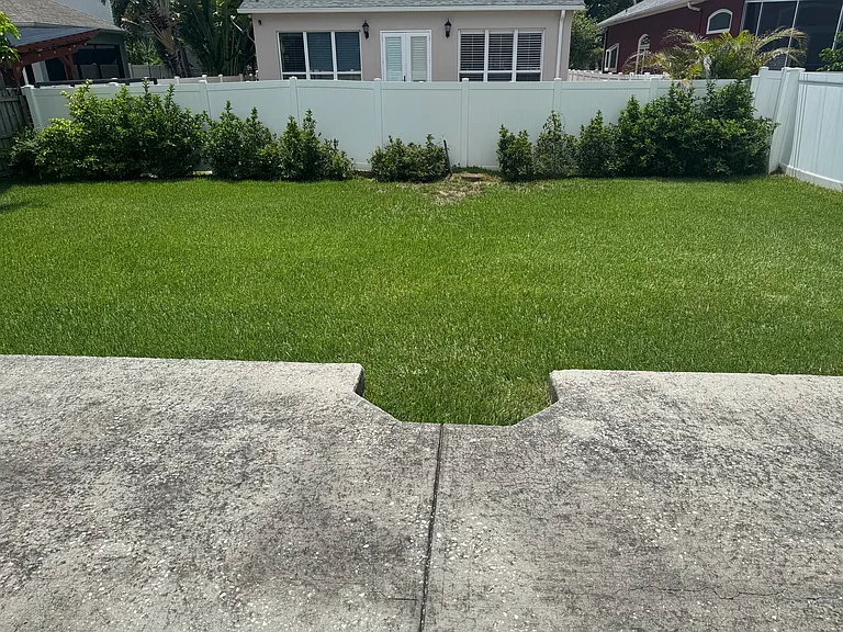 115 S Hale Ave — Photo 2