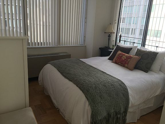 4th image of 62 W 62nd St APT 8B