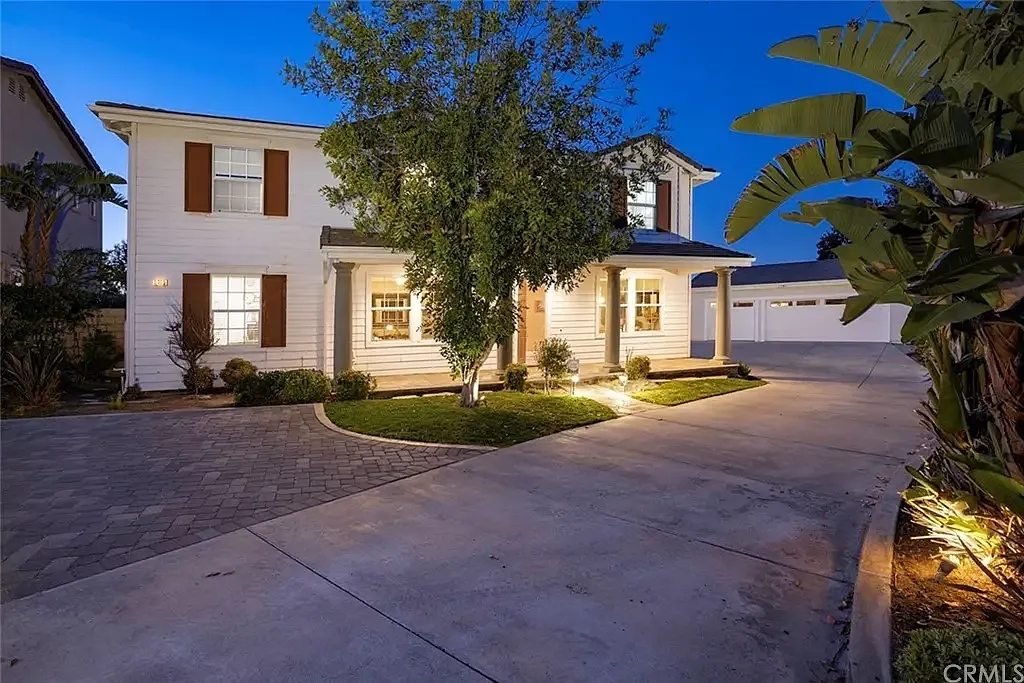 6 bed, 3420 sqft, $1,500 — Photo 1
