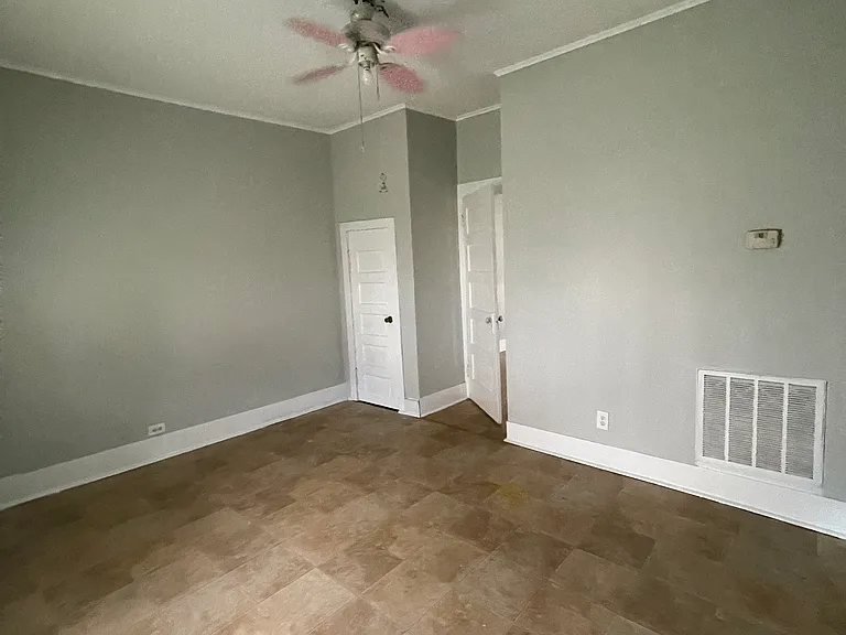 908 N Marshall St — Photo 4