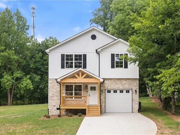 534 Virginia Dr, Yadkinville, NC 27055