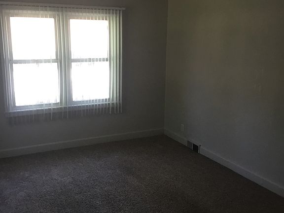 5th image of 311 Dawn Ave