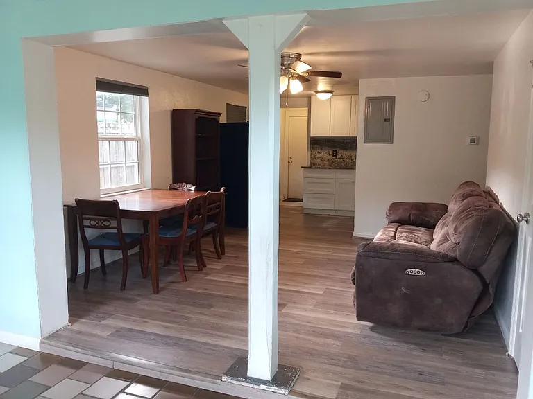 520 NW 26th Ave — Photo 3