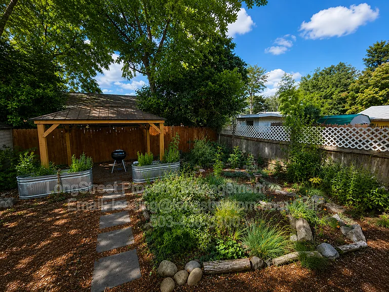 7935 SE Bybee Blvd — Photo 9
