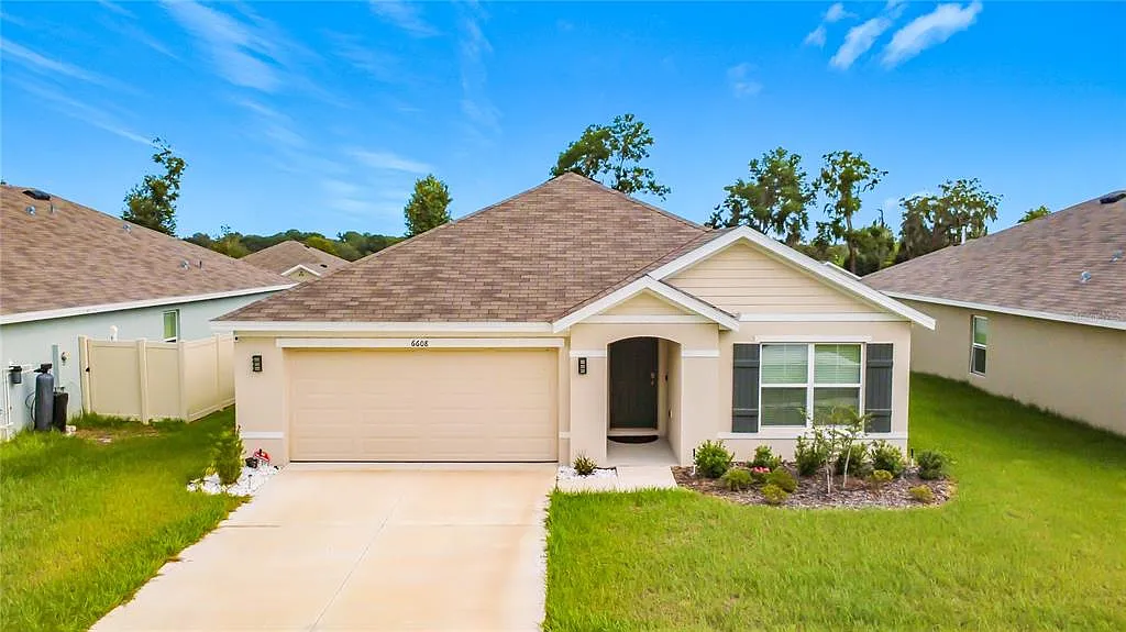 3 bed, 2.0 bath, 1672 sqft, $1,800 — Photo 1