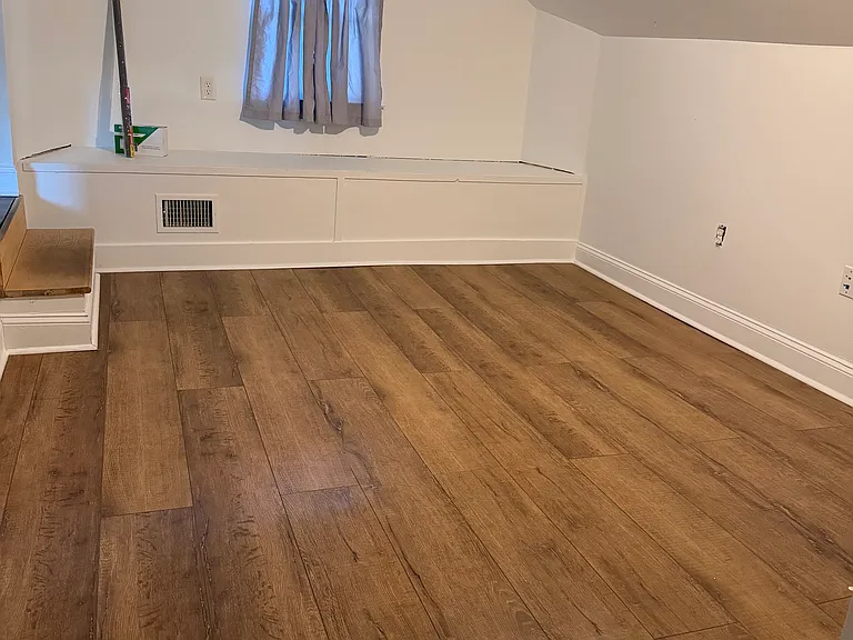 Upstairs living area / flex space