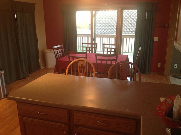 23x13 kitchen/dining area