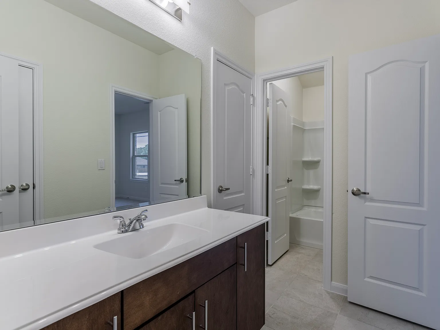 5 bed, 3.5 bath, 3054 sqft, $3,250 — Photo 2