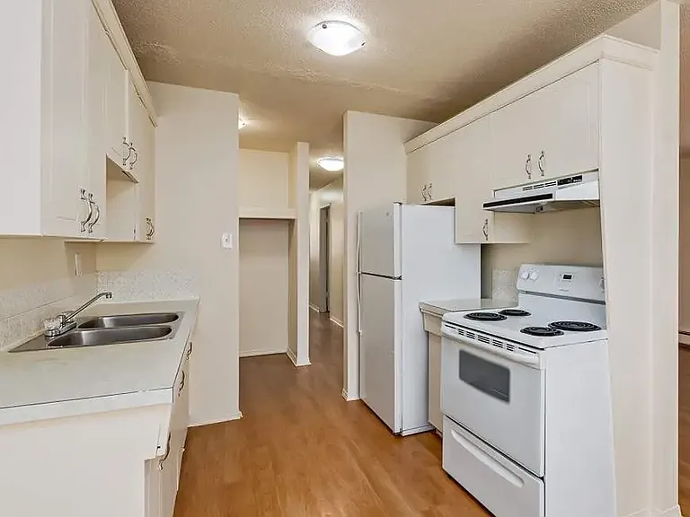 7920 71st St NW #101 — Photo 4