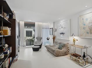 242 Rue Young #203, Montreal, QC H3C 0R7