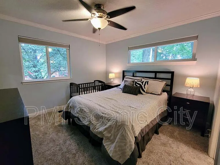 709 James Ave — Photo 15