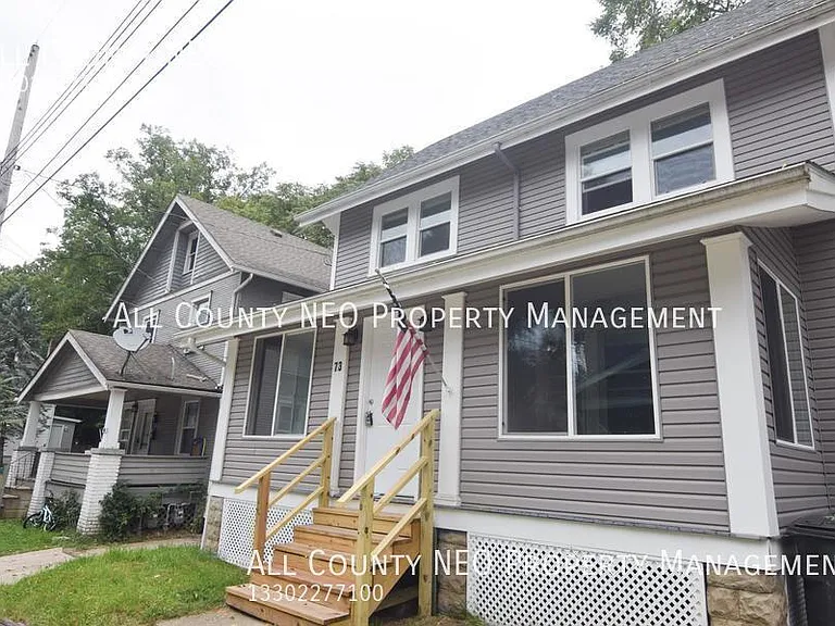 73 Belvidere Way — Photo 2