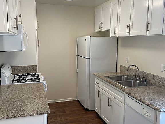 4th image of 383 W Wilson St APT 10