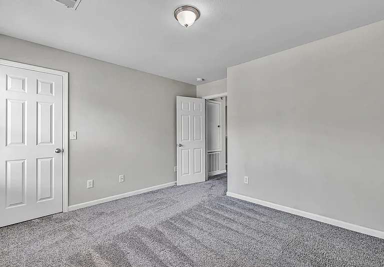 138 Bermuda Lakes Dr — Photo 18