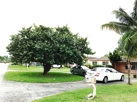 3rd image of 14700 S Biscayne River Dr