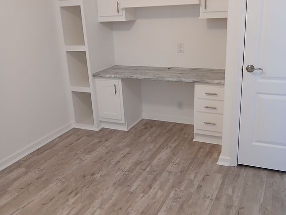 4th image of 624 Pine Brook Cir
