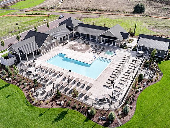 3rd image of 3999 SE Century Blvd #43