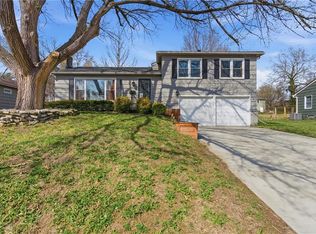 5710 W 100th Ter, Overland Park, KS 66207